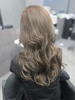 レエラ(LeLa)&nbsp;【レイヤースタイル】ワンカラーでできるグレージュ