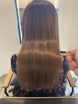 アールサロン アオヤマ(Rr SALON AOYAMA) プラチナミネコラストレート