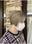 ハイトーンショートボブ