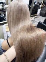 リア(riah) ダブルカラーミルクティーベージュレイヤーカット韓国ヘア