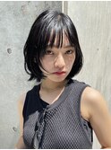 くせ毛多毛ショートボブ黒髪顔まわりレイヤー抜け感