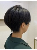 耳上ハンサムショート/前髪長め
