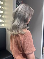 リノ(RLINO)&nbsp;【名古屋/栄】レイヤーカット/ブリーチ/グレー