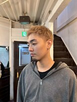 ビーバイエイトジェンツ(Bee by EIGHT GENTS)&nbsp;MEN’S HAIR/サーフカール/刈り上げセンターパート/心斎橋