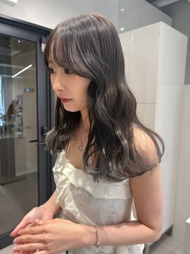 ブローチ(brooch) グレージュ　ブリーチあり　静岡　草薙