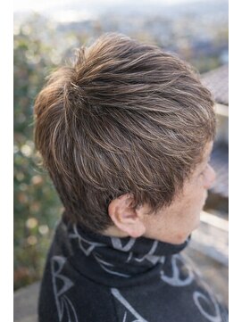 トータルヘアサロンカマダ 白髪ぼかしハイライト