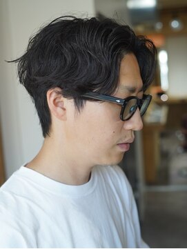 クオル キャスト 神戸三宮(QOL×cast) 大人毛流れニュアンスフェザーパーマ