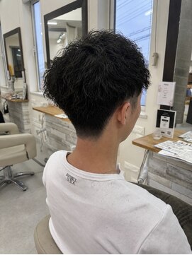 シルエット 美容室 ツイストスパイラル　ショート
