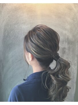 ブランココ(BlanCoCo) アッシュに簡単ポニーテール