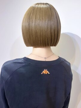 メゾンアクア 表参道(Maison ACQUA) ☆ケアブリーチ ブリーチ ダブルカラー ハイトーンカラー ボブ