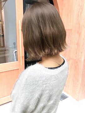 ノア(NOA) 大阪外ハネぱつっとボブ