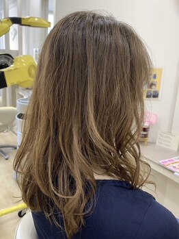カットサロン グローリー(cut salon GLORY)の写真/【中の島駅からすぐ】骨格や髪質・ライフスタイルに合わせて扱いやすいヘアstyleを!ヒト幹細胞培養ケア取扱