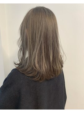 シキ 渋谷(siki) ハイトーン/ブリーチ/レイヤーカット/シアーカラー/渋谷/原宿