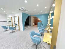 ボタン 熊本(VOTAN)の雰囲気（青を基調とした落ち着いた内装です☆）