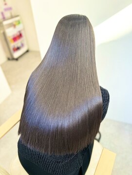 モモ(momo) レイヤーカットミディ_ハッシュカットフルバング