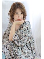 シロフイケブクロ(shirof ikebukuro)&nbsp;くびれショートヘア×耳かけスタイル【albero小原】