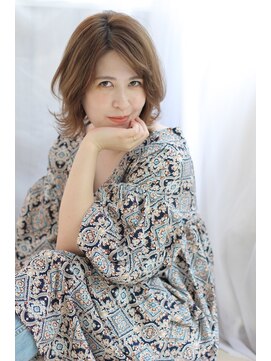 シロフイケブクロ(shirof ikebukuro) くびれショートヘア×耳かけスタイル【albero小原】