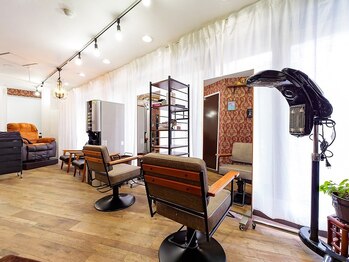 サロン ド ルア 西葛西(Salon de.Lua)の写真/[平日限定＊メンテナンスカット+フルカラー￥6500]★仕事帰りも朝活も♪忙しい毎日に癒しと美しさをプラス♪