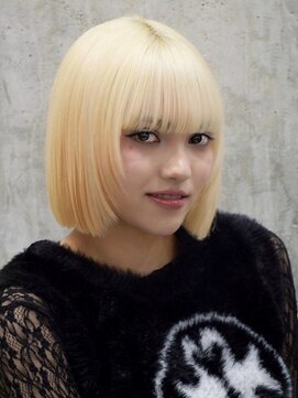 オルズ 渋谷(ALLZ) 抜きっぱなしホワイトブロンド切りっぱなしショートボブ《渋谷》