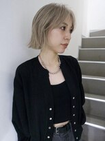 ルーム(Loom.)&nbsp;ケアブリーチ ハイトーンボブ レイヤーボブ 切りっぱなしボブ