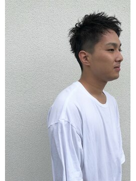 ゼゼ(zeze) 【zeze】フェード刈り上げショート＋ピンパーマ/オン眉