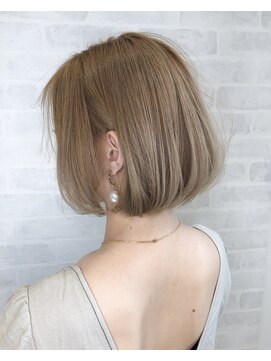 アヴァンス 京橋店(AVANCE) ボブに上品なハイトーンカラー！ミルクティーベージュ@京橋