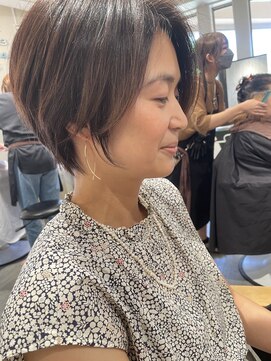 ライズ バイ レボ(RISE by REVO) ペールベージュセクションカラーグラデーションカラー外ハネボブ