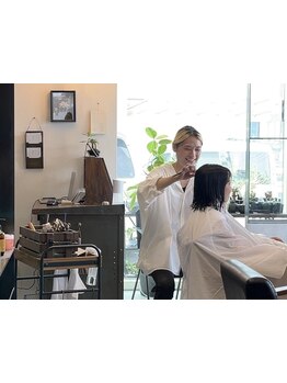 ＜経験豊富なStylistがマンツーマン担当＞丁寧なカウンセリングでその人の今を表現し自分史上最高なStyleに