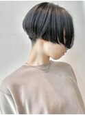 髪質改善　黒髪前下がり　刈り上げハンサムショート