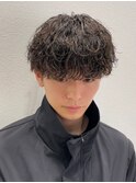 黒髪波巻きスパイラルシャドウパーマ刈り上げマッシュ2ブロック