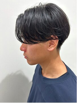 ヒュイル バイ ニアウ(Hwyl by Niau) メンズマッシュセンターパートスパイラルパーマニュアンスパーマ