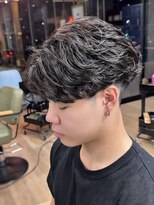 ヨリ サッポロ 札幌大通(yori SAPPORO)&nbsp;ニュアンスパーマ/センターパート/韓国マッシュ/ダークアッシュ