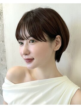 アフロート ルヴア(AFLOAT RUVUA) 【岩田莉奈】40代50代の似合わせカットで若見えショートボブ新宿
