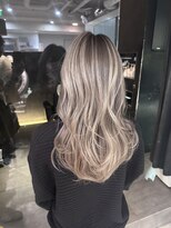 ウィリートーキョー 渋谷(WELLY TOKYO)&nbsp;バレイヤージュ風カラー×レイヤーカット 須田