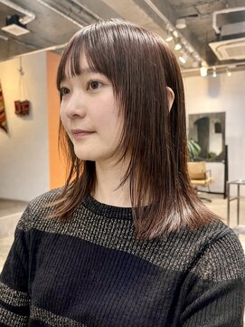 ノーム(norm) ミディアムレイヤーハッシュカットレイヤーカットレッドブラウン