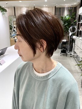 ステア ケース(stair case) 大人ショート/ショートボブ/白髪ぼかしハイライト/銀座/武蔵小杉