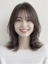 リタ 枚方(Rita)&nbsp;夏カラーミディアムレイヤー暗め韓国風くびれ艶髪