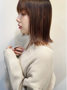 リノショアーズ 日本大通り店(RINOSHORES) 大人可愛いワンカラーミルクティーブラウン外ハネミディボブ