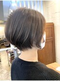 透き通る襟足ショート