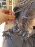 グレージュ×シルバー