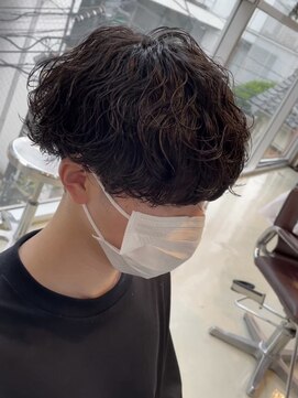 フィフスワン(fifth one) 波巻きパーマメンズパーマメンズヘアツーブロックツイストパーマ