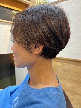 スクエアウーノ 博多(SQUARE＊UNO HAKATA) 大人ショート　丸みショート　顔周りカット　艶感　ブラウン