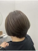 オリーブグレージュ