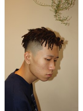 オーディナリーバーバープレース(Ordinary Barber Place) 高円寺/スキンフェード/スプリングドレッド