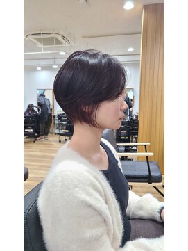 エアーベリー(AIR BERRY) レザーカットによるショートヘア
