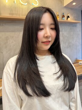 ヴィックス クリスタル(VIC’S crystal) 【フェイスレイヤー】毛量も抑えられる可愛いトレンドレイヤー