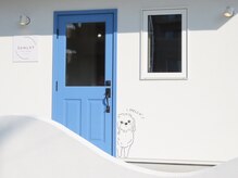 サンリット(SUNLYT)の雰囲気（【仙台＊八木山】白い建物に青いドアが目印★）