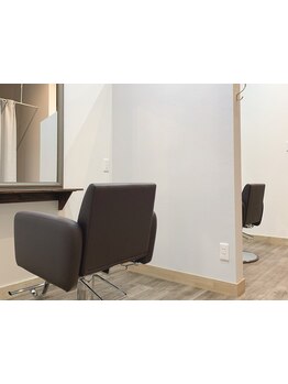 【由利高校側/プライベートサロン】シャンプーから仕上げまでベテランスタイリストがマンツーマン施術◇