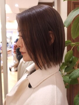 ビュートリアム265(BEAUTRIUM 265) 大人ボブ ストレートヘア 髪質改善 ベージュカラー 銀座