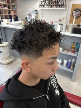 キューカンバー(CUCUMBER) ツイストパーマ　アップバング　メンズ